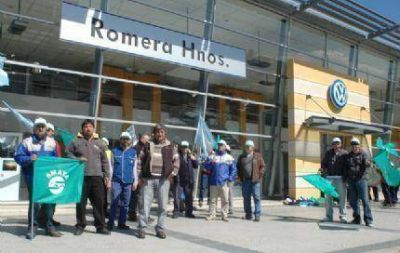 Escrache y paro por tiempo indeterminado de los trabajadores de SMATA ante la firma Romera
