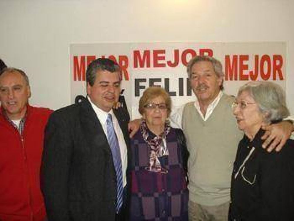 Felipe Sola se reuni� con referentes hist�ricos peronistas