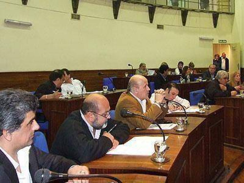 AVELLANEDA: Aprobaron la creaci�n de una Comisi�n mixta de Seguridad