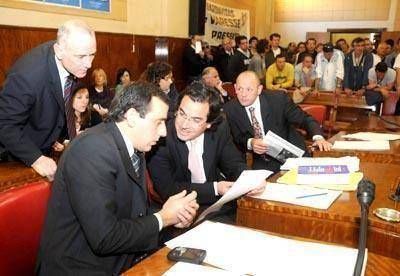 El oficialismo insistir� con fijar por ordenanza las tarjetas por aproximaci�n a 3 pesos