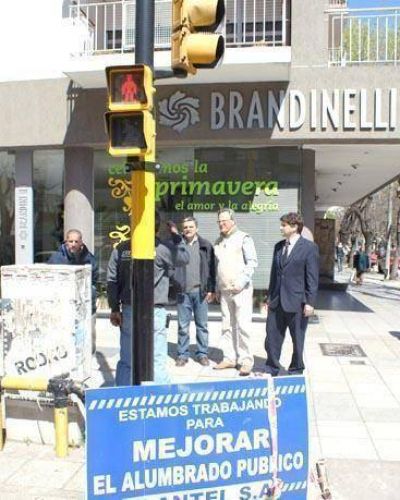 Ya funcionan 110 sem�foros peatonales