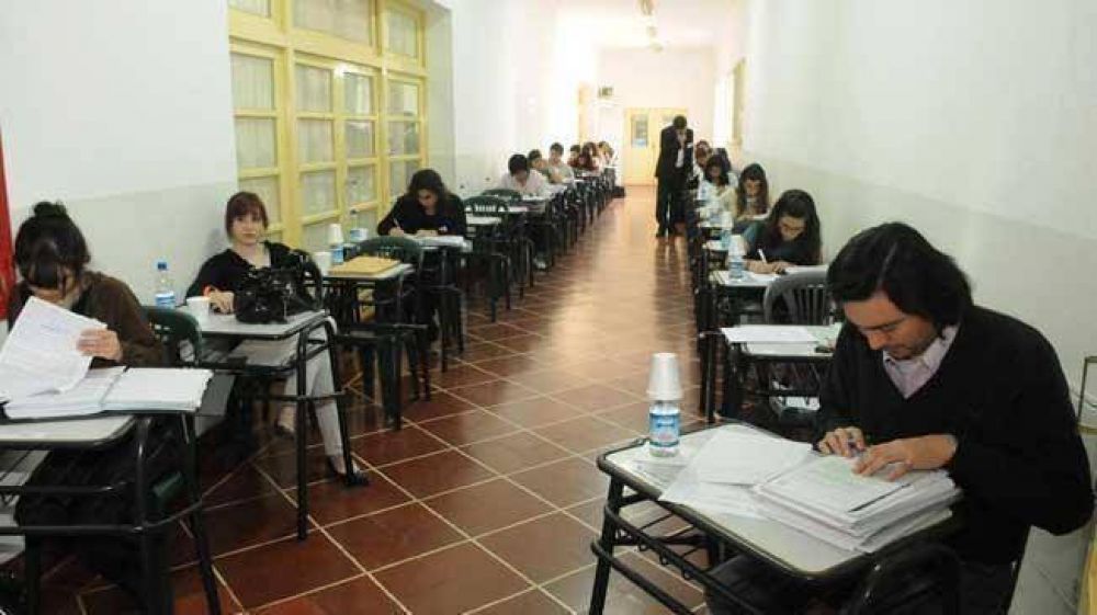 Crecen las cr�ticas pol�ticas tras el resultado de los concursos