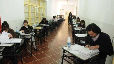 Crecen las cr�ticas pol�ticas tras el resultado de los concursos
