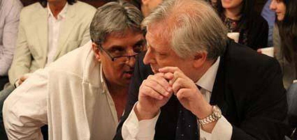 El denunciado asesor de Parrilli, desafiante en la comisi�n investigadora
