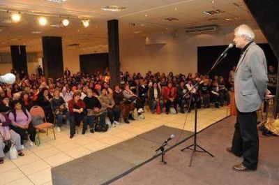 Intentan fortalecer el rol de la red de manzaneras