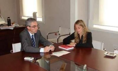 La Senadora Baro entreg� 50 mil pesos al Municipio