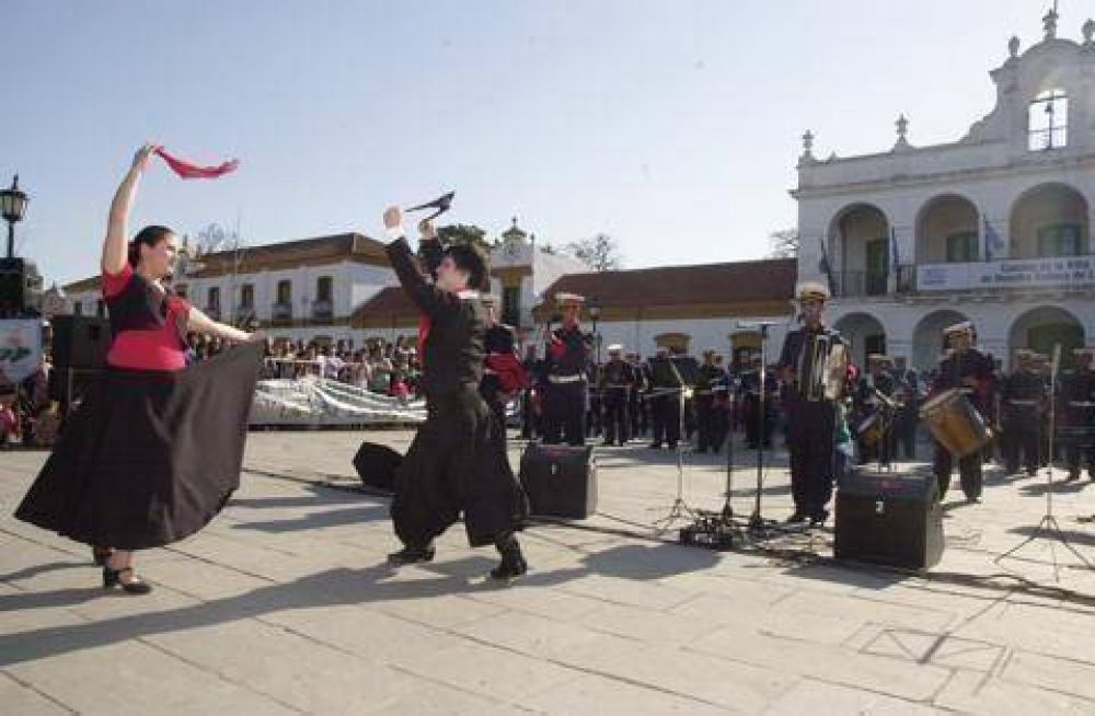 EN LA PLAZA BELGRANO Se conmemor� el D�a Internacional de la Paz