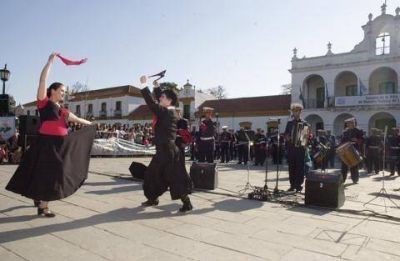 EN LA PLAZA BELGRANO Se conmemor� el D�a Internacional de la Paz