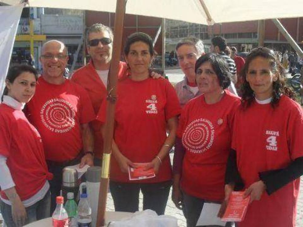 33� Fiesta Provincial del Inmigrante Campa�a de concientizaci�n en el stand de donaci�n de sangre y c�lulas Progenitoras