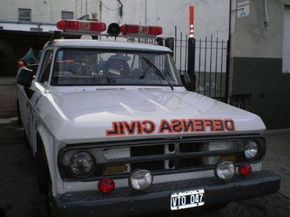 Dodge D100 Unidad de Defensa Civil reparada 