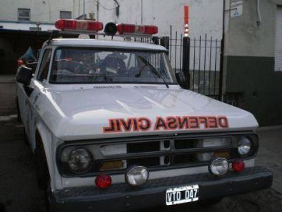 Dodge D100 Unidad de Defensa Civil reparada 