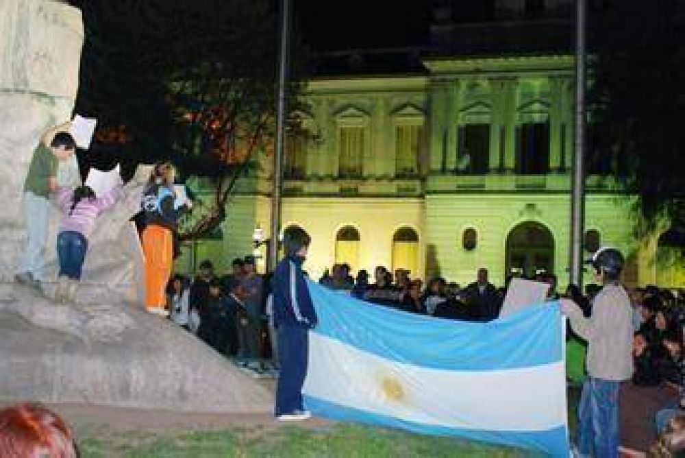 Pidieron por la seguridad Entregaron los petitorios en una marcha muy concurrida