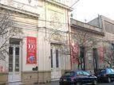 A un a�o de su desalojo, la Alianza Francesa presiona para volver 