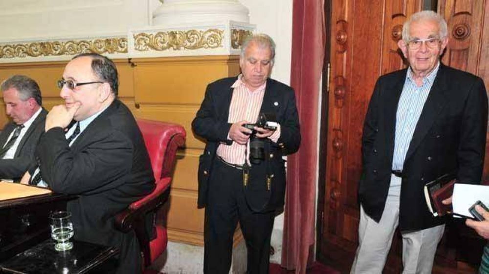 En la UCR no le perdonan a Mart� elogios a Schiaretti
