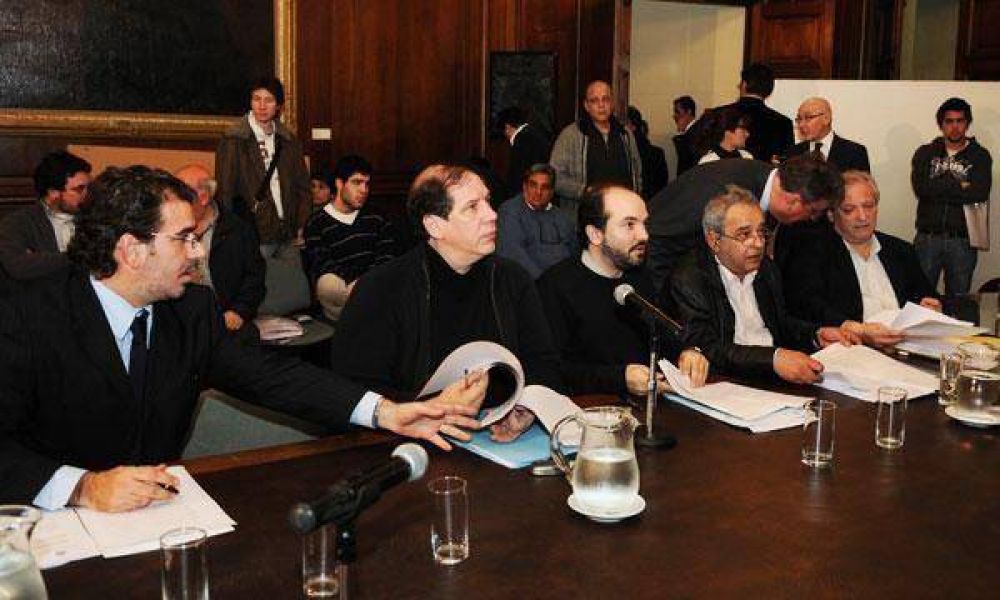 En medio de la pol�mica, la Comisi�n Investigadora iniciar�a hoy la ronda de testimonios