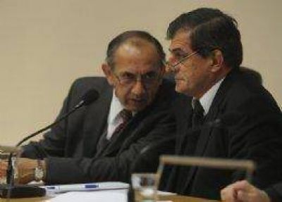 Ediles del PJ apuestan a Cano para evitar un quiebre