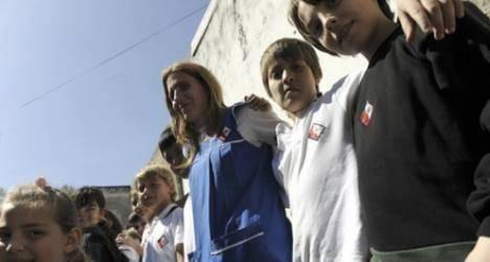 Docentes donan parte de su sueldo para mantener un colegio privado