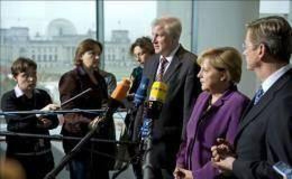 Alemania: la canciller Merkel suspende el servicio militar obligatorio