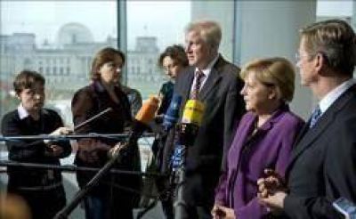 Alemania: la canciller Merkel suspende el servicio militar obligatorio