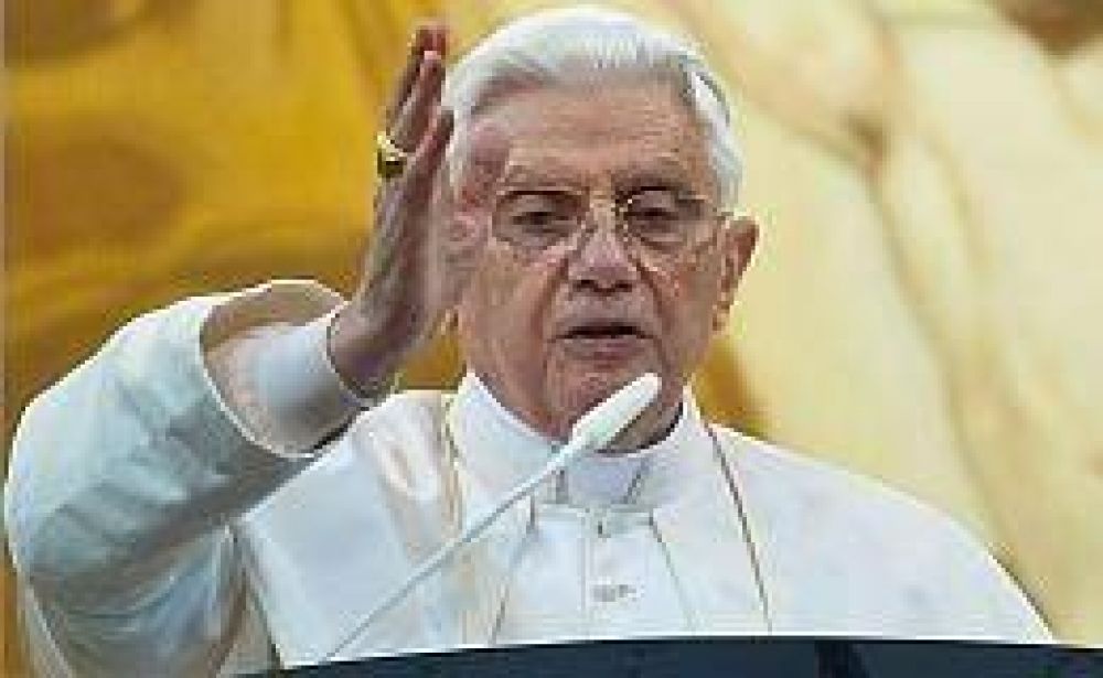 El Papa se reuni� con banquero del Vaticano sospechado de lavado de dinero