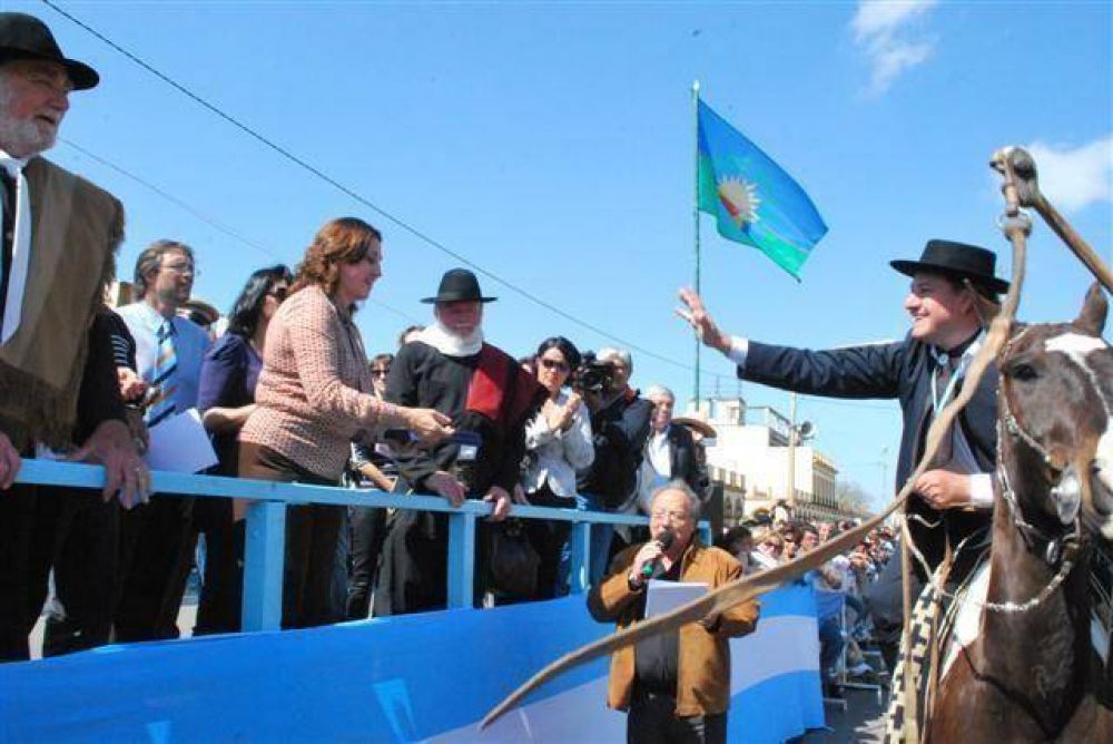Lujan - M�S DE 20.000 PERSONAS EN LA PEREGRINACI�N GAUCHA