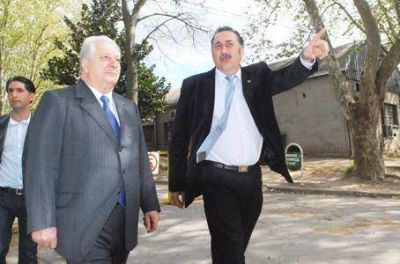 RECORRI� LA UNIVERSIDAD Y SE REUNI�N CON EL CONSEJO SUPERIOR El ministro de Trabajo de la Provincia estuvo en la UNLu