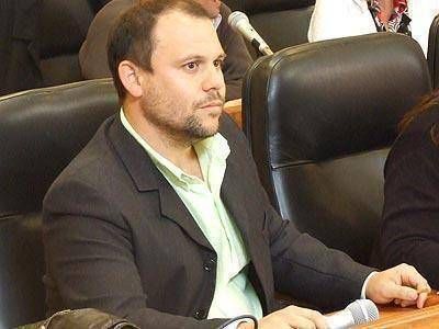 SAN VICENTE | M�QUINAS VIALES Nelson: �El Municipio est� resolviendo la situaci�n de las m�quinas�