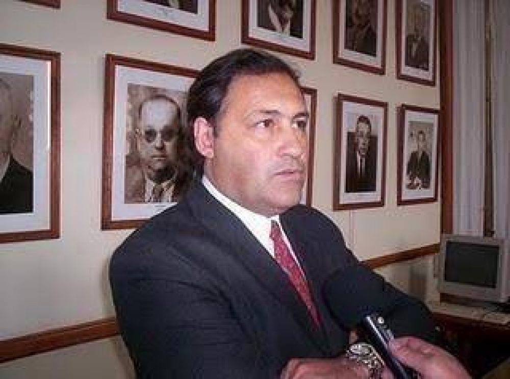 Firmaron 40 t�tulos de prop�edad gestionados en Casa de Tierras