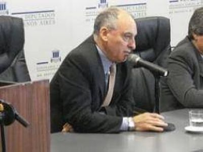 Diputado Cura busca candidatos del felipismo para que encabecen las listas en la s�ptima secci�n