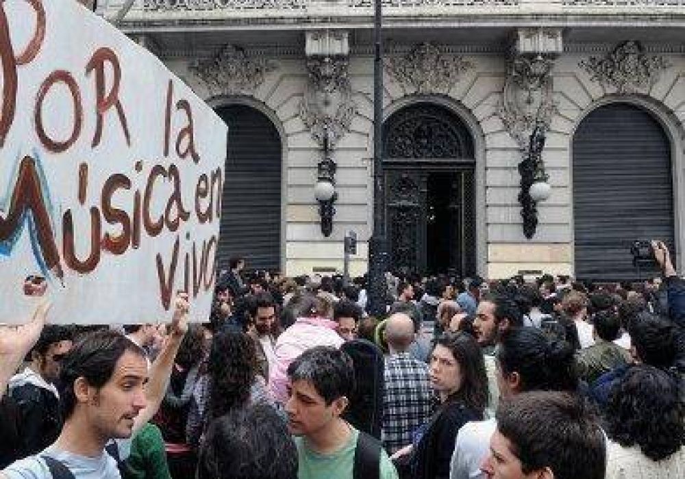 M�sicos reclamaron frente a la Jefatura de Gobierno