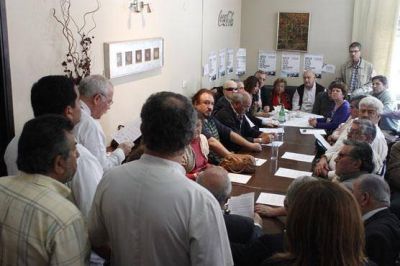 Multisectorial comienza campa�a en Tucum�n por el 82% m�vil a jubilados