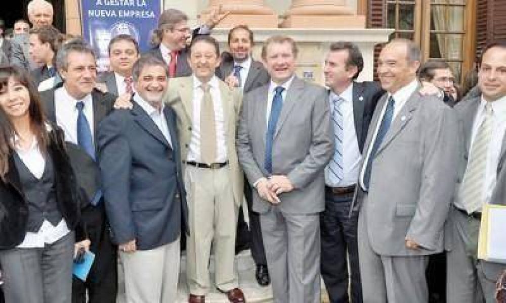 Aysam lleg� con promesas de control y amenazas contra los derrochadores