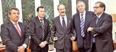 Zamora se reuni� con altos funcionarios del gobierno estadounidense 