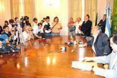 Un aumento de $100 y una apuesta para "vivir con lo nuestro"