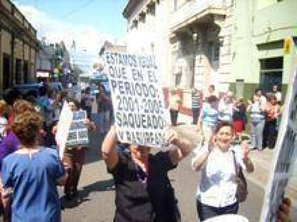Jubilados denunciaron persecuci�n e intento de intervenci�n al Centro