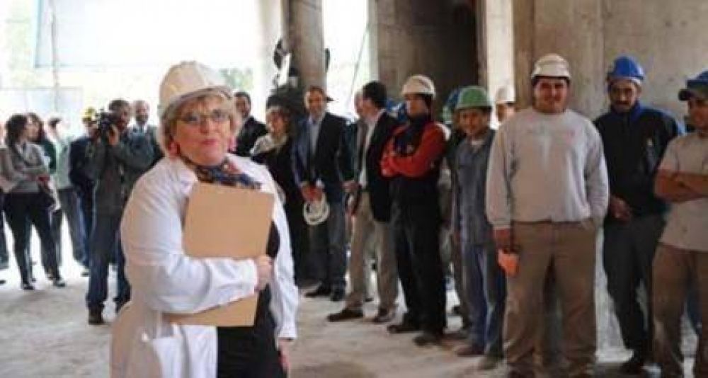 El municipio lanz� un operativo para reparar las veredas del centro