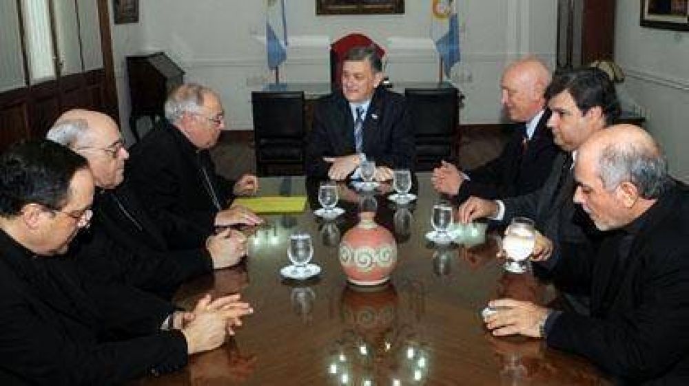 Binner se reuni�n con los cinco obispos