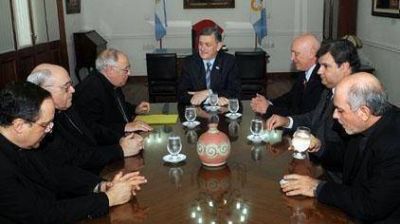 Binner se reuni�n con los cinco obispos