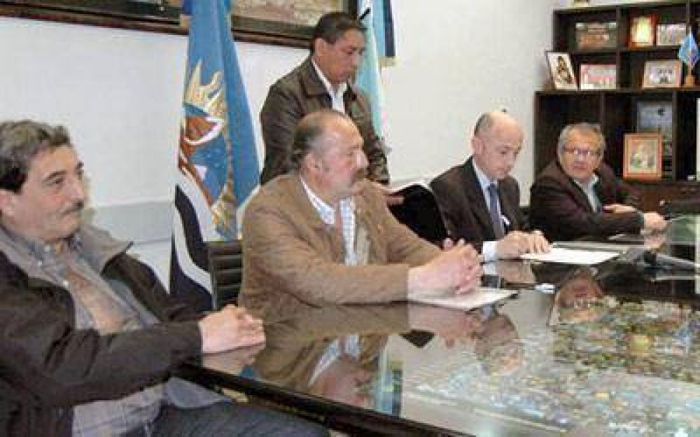 Municipio de Caleta firma convenios para cursos de formaci�n laboral