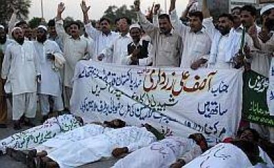 Pakist�n advierte por bombardeos de la OTAN en su territorio