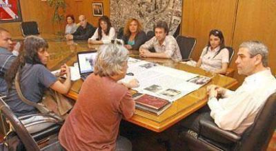 El Intendente recibi� a integrantes de la Asociaci�n �Gente Buena del Sur�
