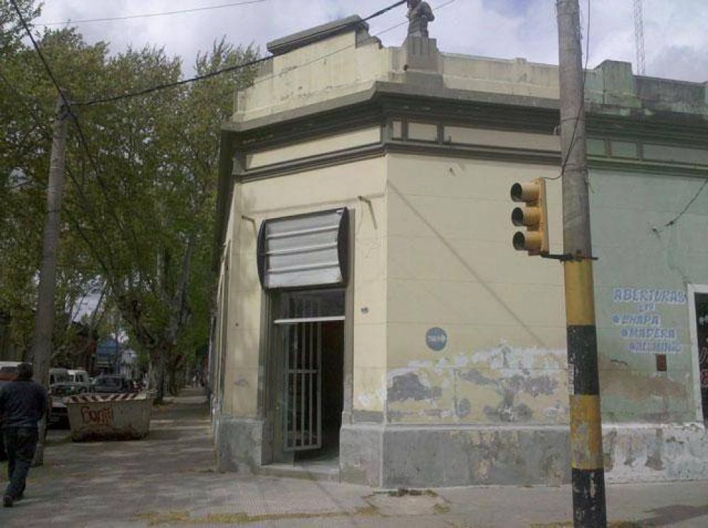 Tampoco controla el estado de los transformadores La CEZ no pagaba el alquiler del inmueble donde atend�a los �Servicios Sociales�