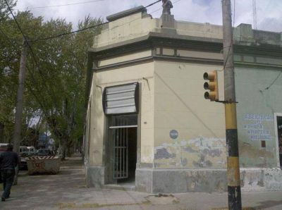 Tampoco controla el estado de los transformadores La CEZ no pagaba el alquiler del inmueble donde atend�a los �Servicios Sociales�