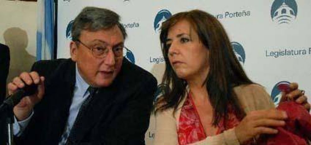 Cerruti indignada por el ninguneo de Hourest
