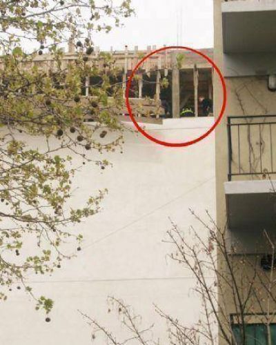 Un obrero de la construcci�n se mat� al caer de un 8� piso de una obra que realiza el Colegio de Martilleros