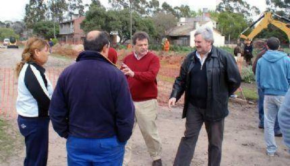 Ya se construyeron m�s de 50 mil metros de ca�er�a de conexi�n a los Desag�es Cloacales a la Cuarta Cloaca M�xima.