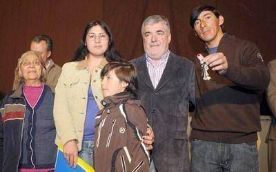 Das Neves entreg� ayer 32 viviendas en Jos� de San Mart�n
