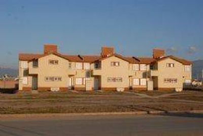 Constructores negocian el cobro de una millonaria deuda estatal