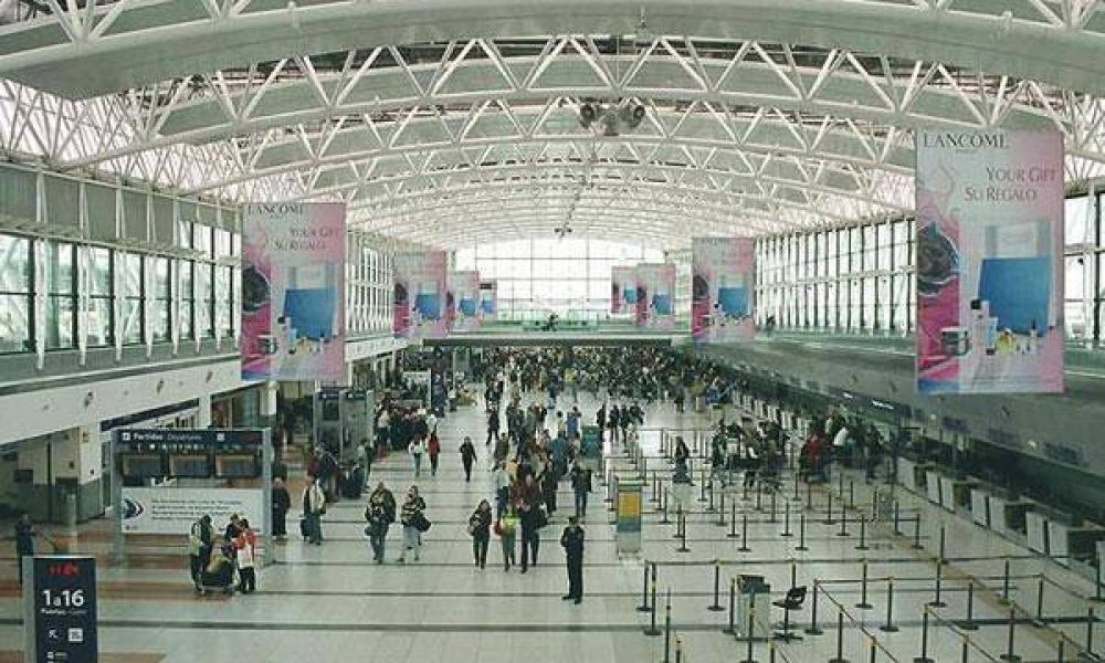 Por una protesta hay demoras en Ezeiza y Aeroparque