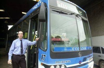 TRANSPORTES 11 DE JUNIO INVIRTI� 420 MIL PESOS Despu�s de 30 a�os, vuelve a circular un micro local 0 km